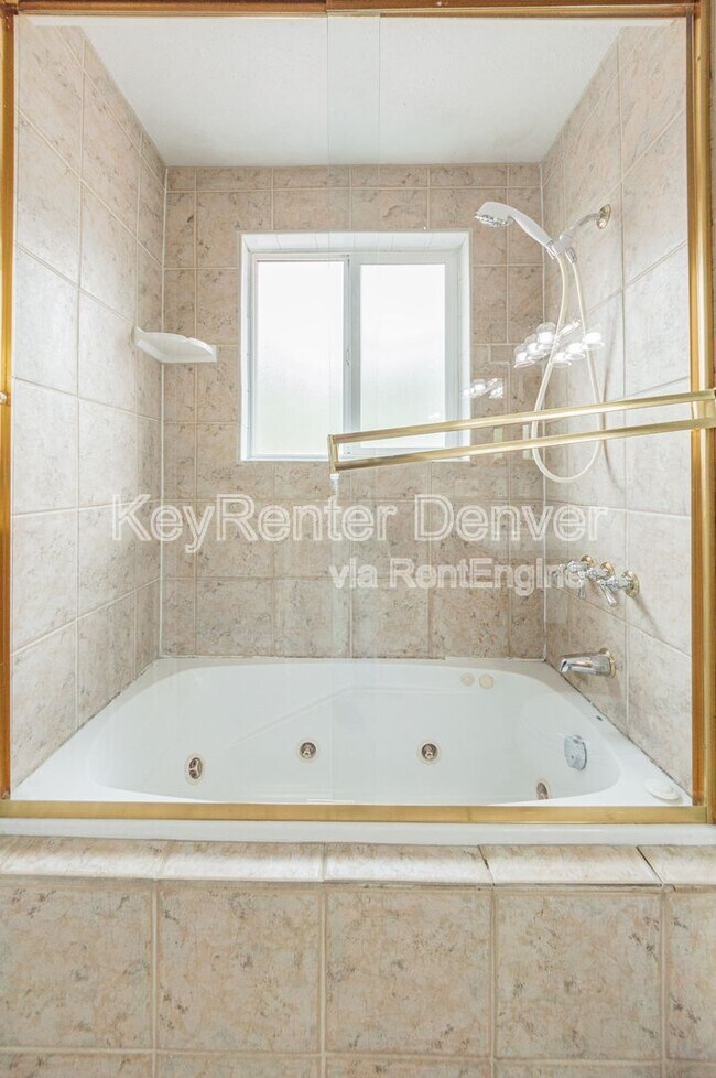 Building Photo - 4560 Eureka Ct