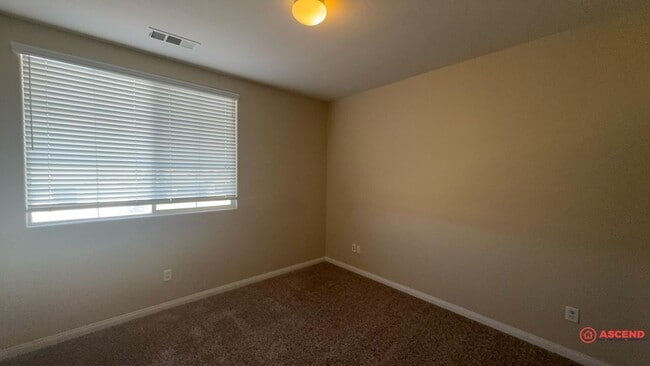 Building Photo - Splendid 5 Bedroom Off Westside Parkway!