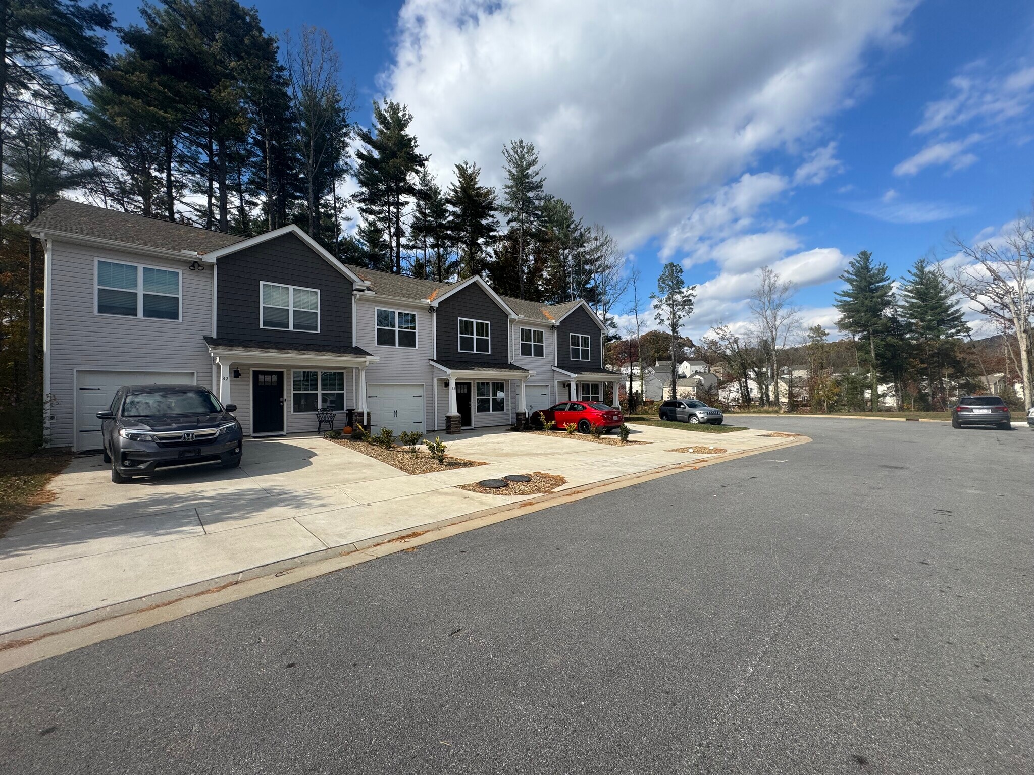 Building Photo - 84 Malcolm Ct