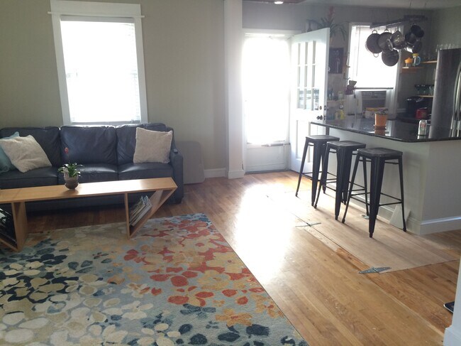 Building Photo - 912 Altavista Avenue