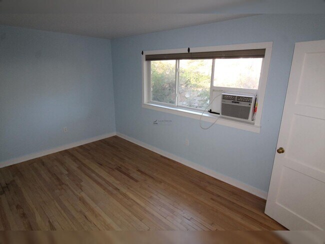 Building Photo - 2185 44th St Apt C