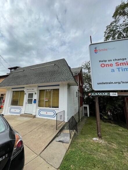 Building Photo - 2316 Broadway Ave