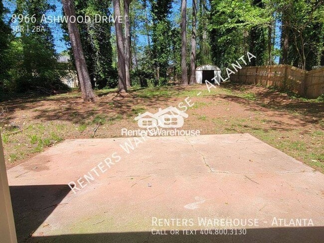 Building Photo - 3 Bedroom Ranch floorplan on wooded lot in...