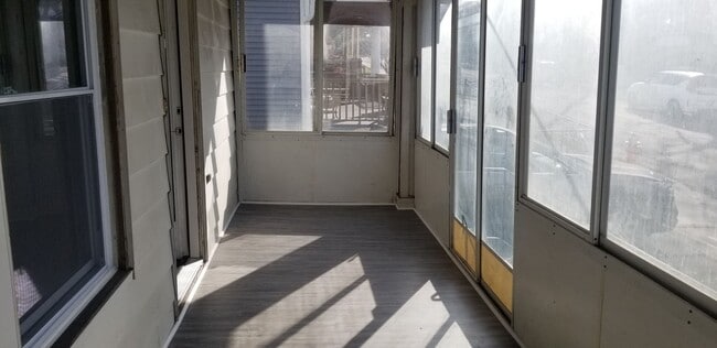 Building Photo - 3 Bed / 1 Bath in Cleveland!