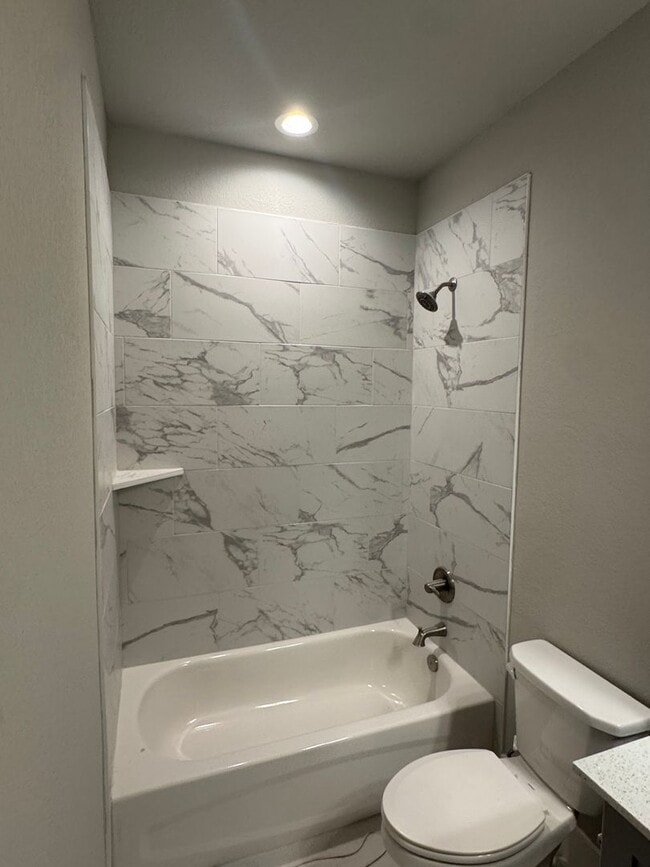 Building Photo - MOVE IN READY - 3/2/2 - GODLEY ISD