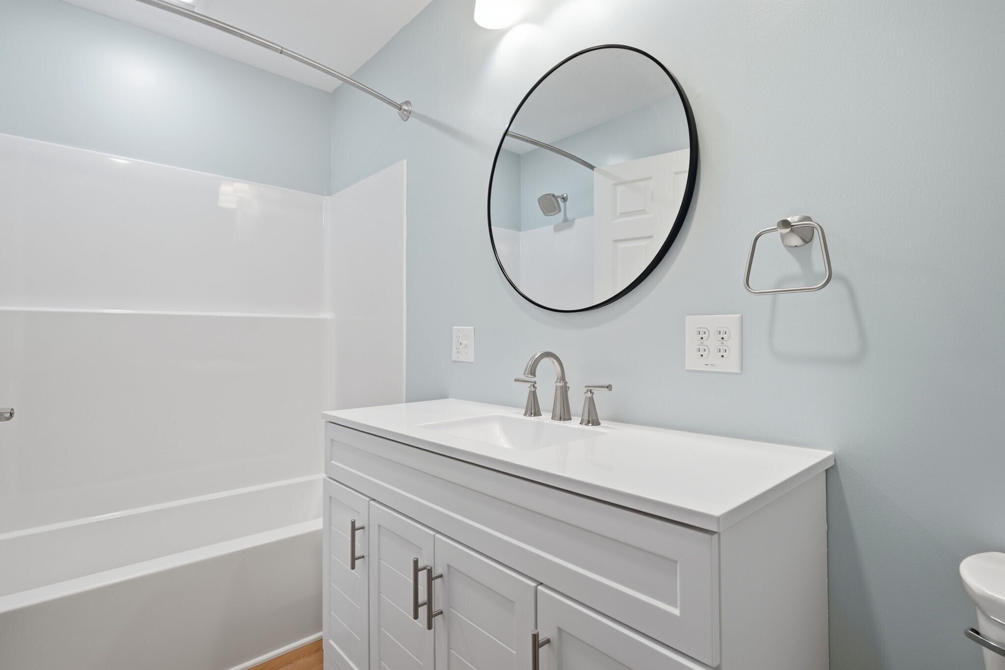 Bathroom Upstairs - 720 Hurd Ave