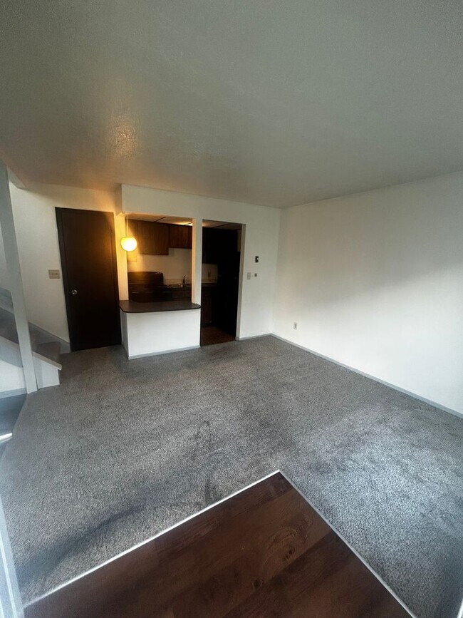 Building Photo - 1820 Anton Dr