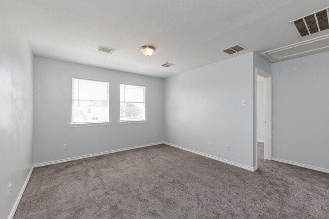 Building Photo - 7615 Greenwood Point Dr