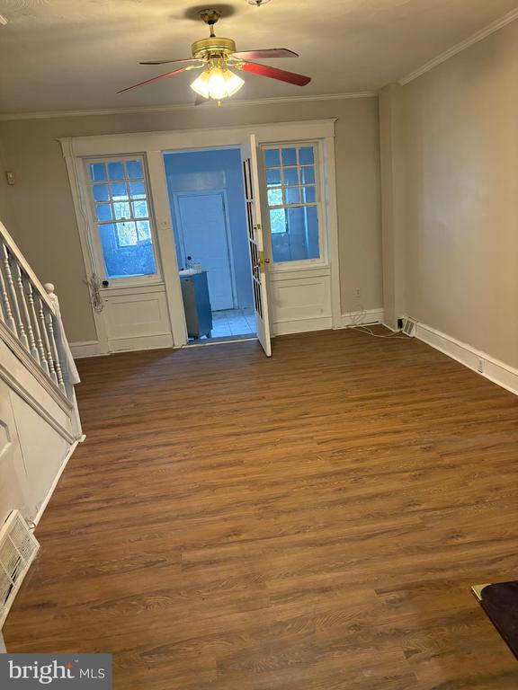 Building Photo - 5813 Hadfield St