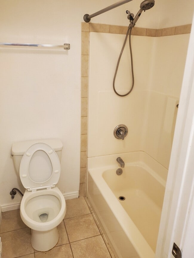 Building Photo - 680 Moonlite Dr