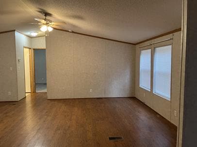 Building Photo - 44 Beach Crest Rise