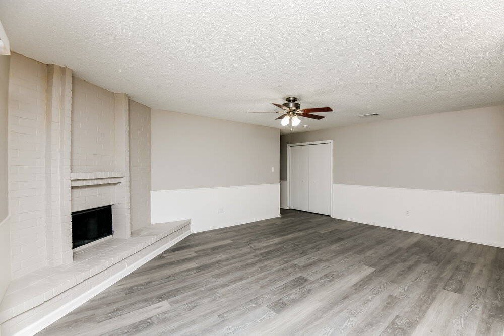 Building Photo - 2321 Oakside Dr