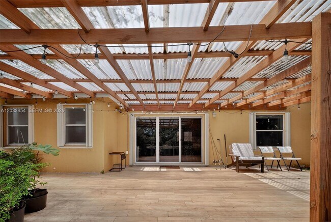 Building Photo - 685 SW 198th Terrace