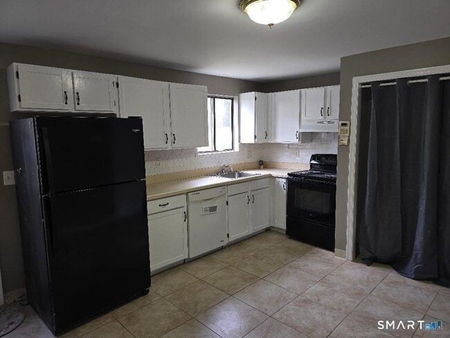 Building Photo - 1448 Meriden Rd