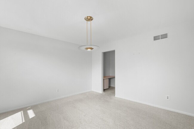 Building Photo - 3072 Brewster Ct