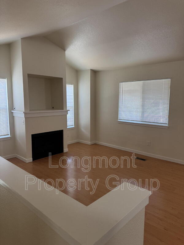 Building Photo - 719 Thornwood Way