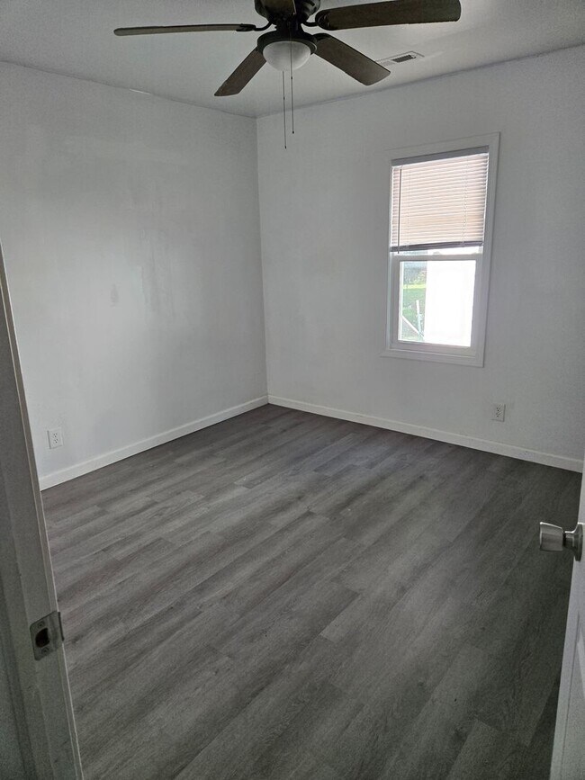 Building Photo - 1510 W Lynn St