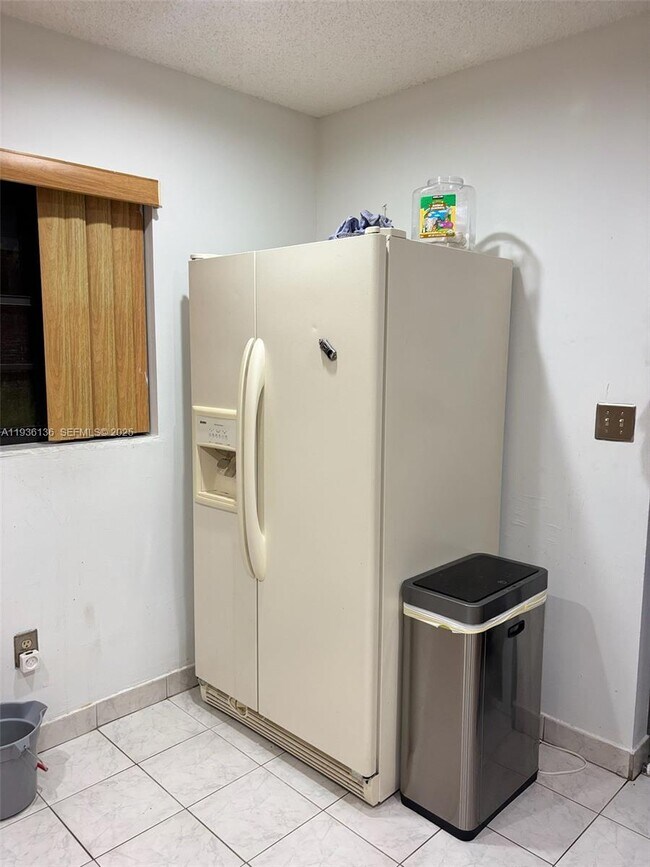 Building Photo - 6460 NW 192nd Terrace