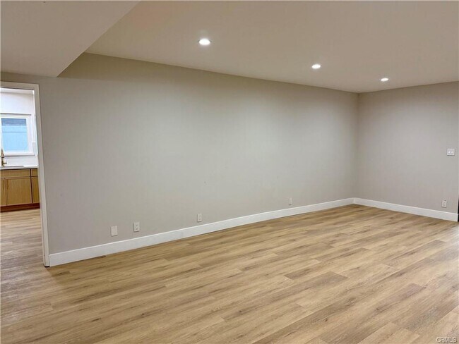 Building Photo - 8561 Marklein Ave