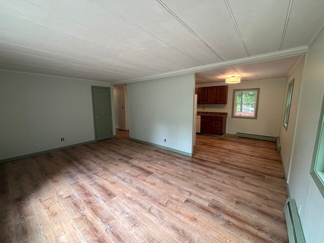Building Photo - 1050 Flat Hill Rd