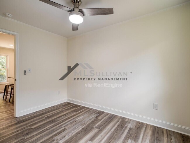 Building Photo - 1010 Cole St