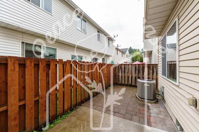 Building Photo - 6513 NE Forest Ln