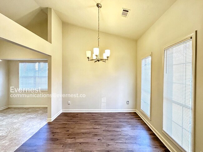 Building Photo - 3750 Greenbrook Dr