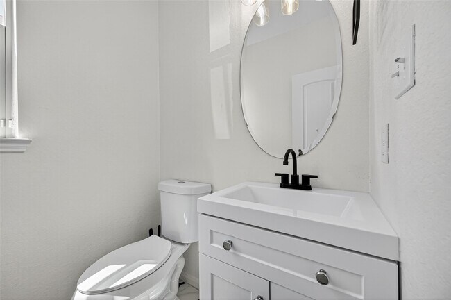 Building Photo - 19942 Whistle Creek Ln