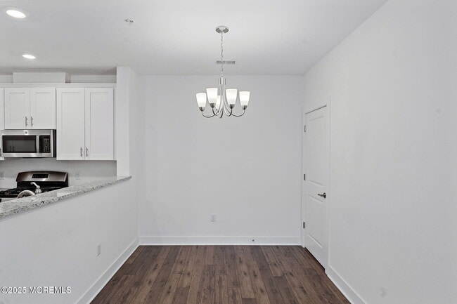 Building Photo - 827 Stiller Ln