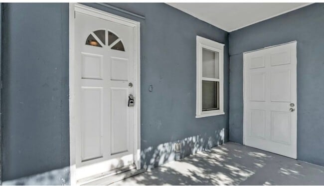 Building Photo - 3060 21st Ave S