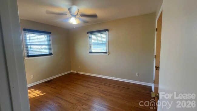 Building Photo - 715 Tom Hunter Rd