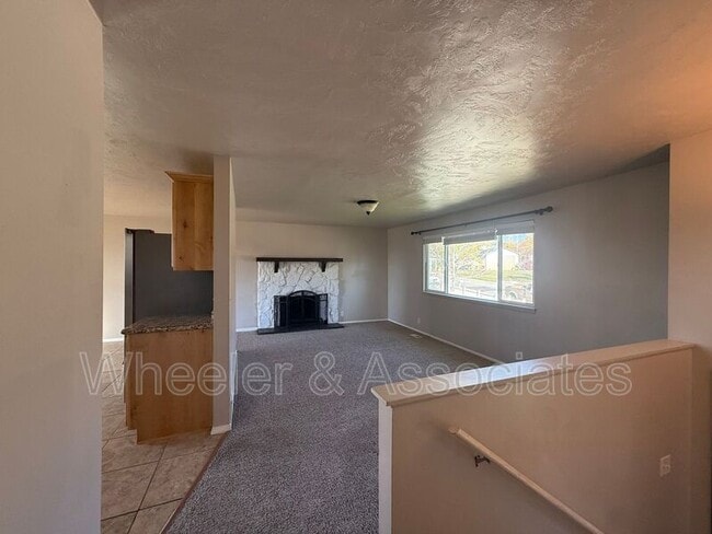 Building Photo - 2587 N 1450 E