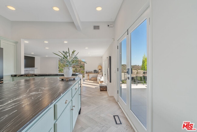 Building Photo - 3479 Wonder View Dr