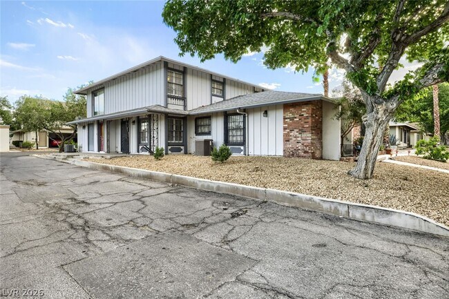 Building Photo - 1377 Lorilyn Ave