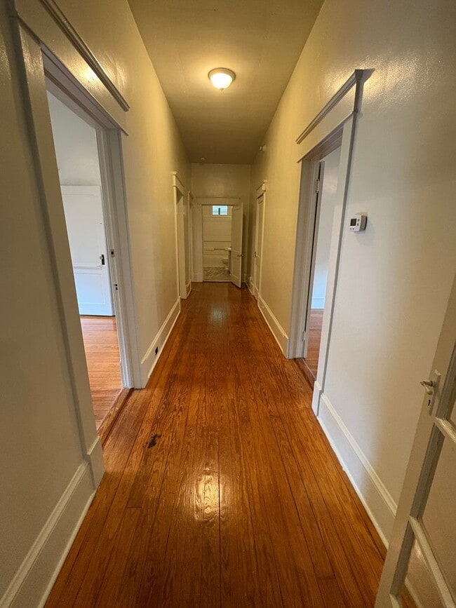 Building Photo - Spacious 3 Bedroom 2 Bath Trinity Park Hou...