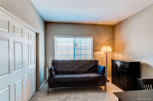 Building Photo - LOCATION LOCATION!! 2-bed 2-bath condo loc...