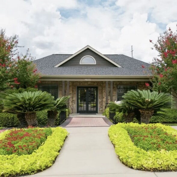 Building Photo - 9835 Fredericksburg Rd