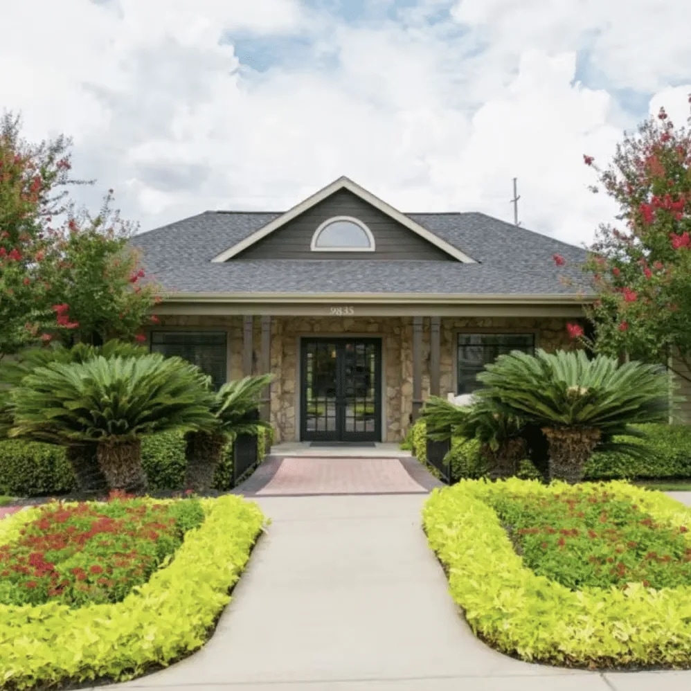 Building Photo - 9835 Fredericksburg Rd