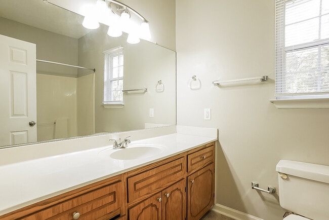 Building Photo - Charming 3 Bedroom Home in Graniteville