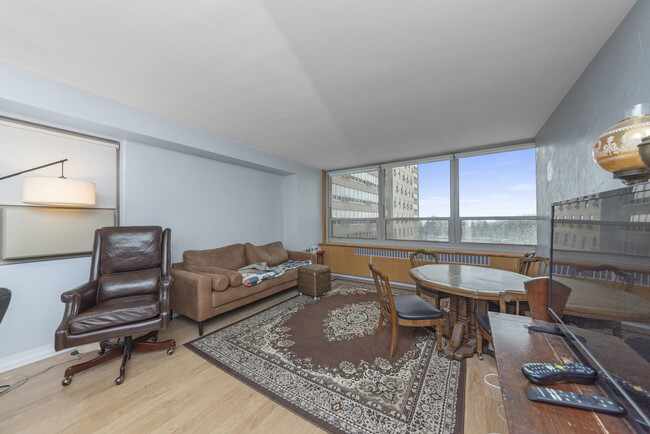 Building Photo - 3950 N Lake Shore Dr