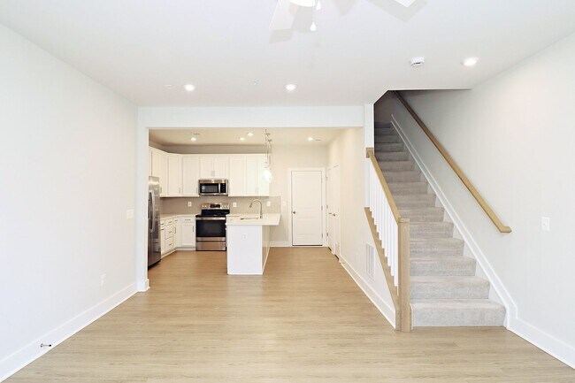 Building Photo - Pet-Friendly Brookhill Commons End-Unit Condo