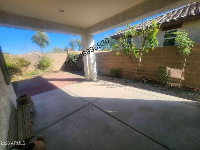 Building Photo - 7239 N 89th Dr