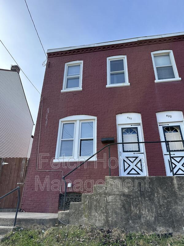 Building Photo - 422 Hillside Ave