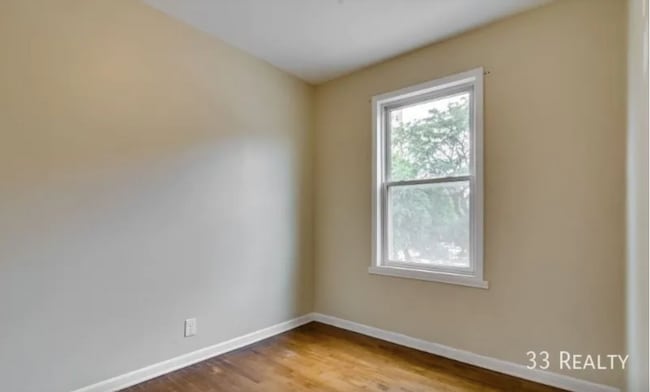 Building Photo - 3240 N Clark St