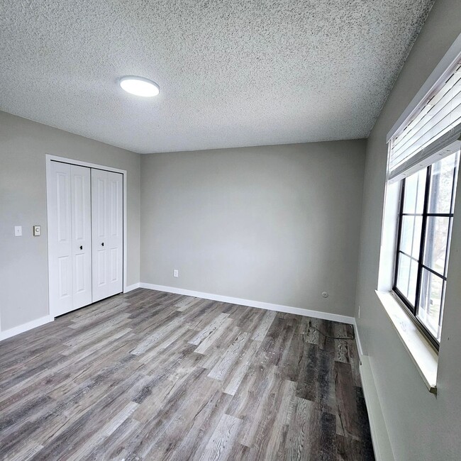 Building Photo - 31 Castle Royal Dr