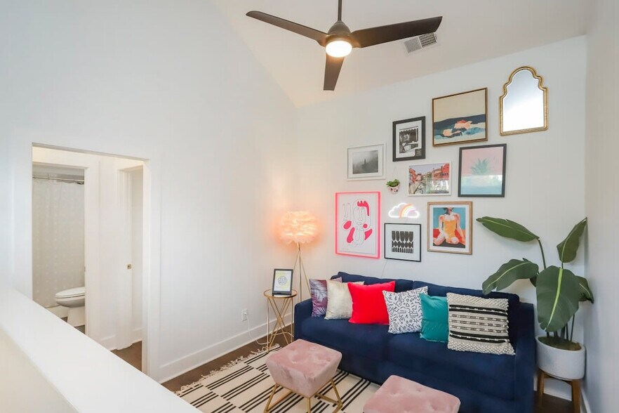 Building Photo - 2208 Elliott Ave