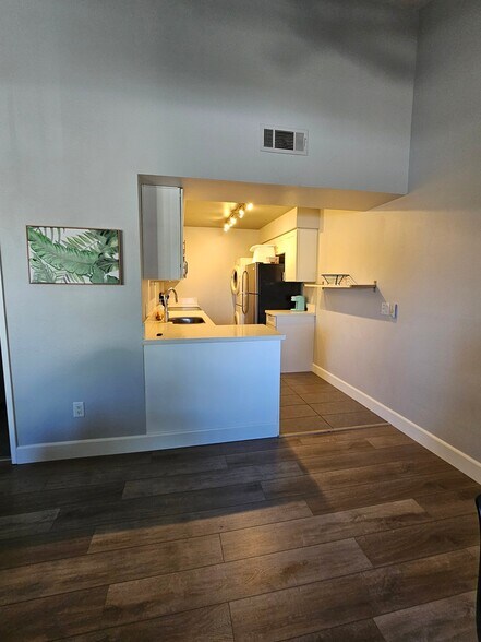 Building Photo - 1150 E Amado Rd