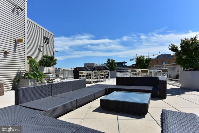 Primary Photo - 440 L St NW