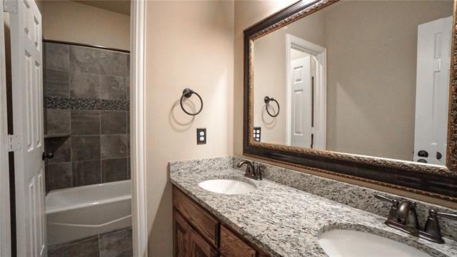 Building Photo - 1122 Wedgewood Dr