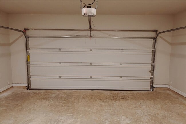 Building Photo - 8606 Blueberry Ash St